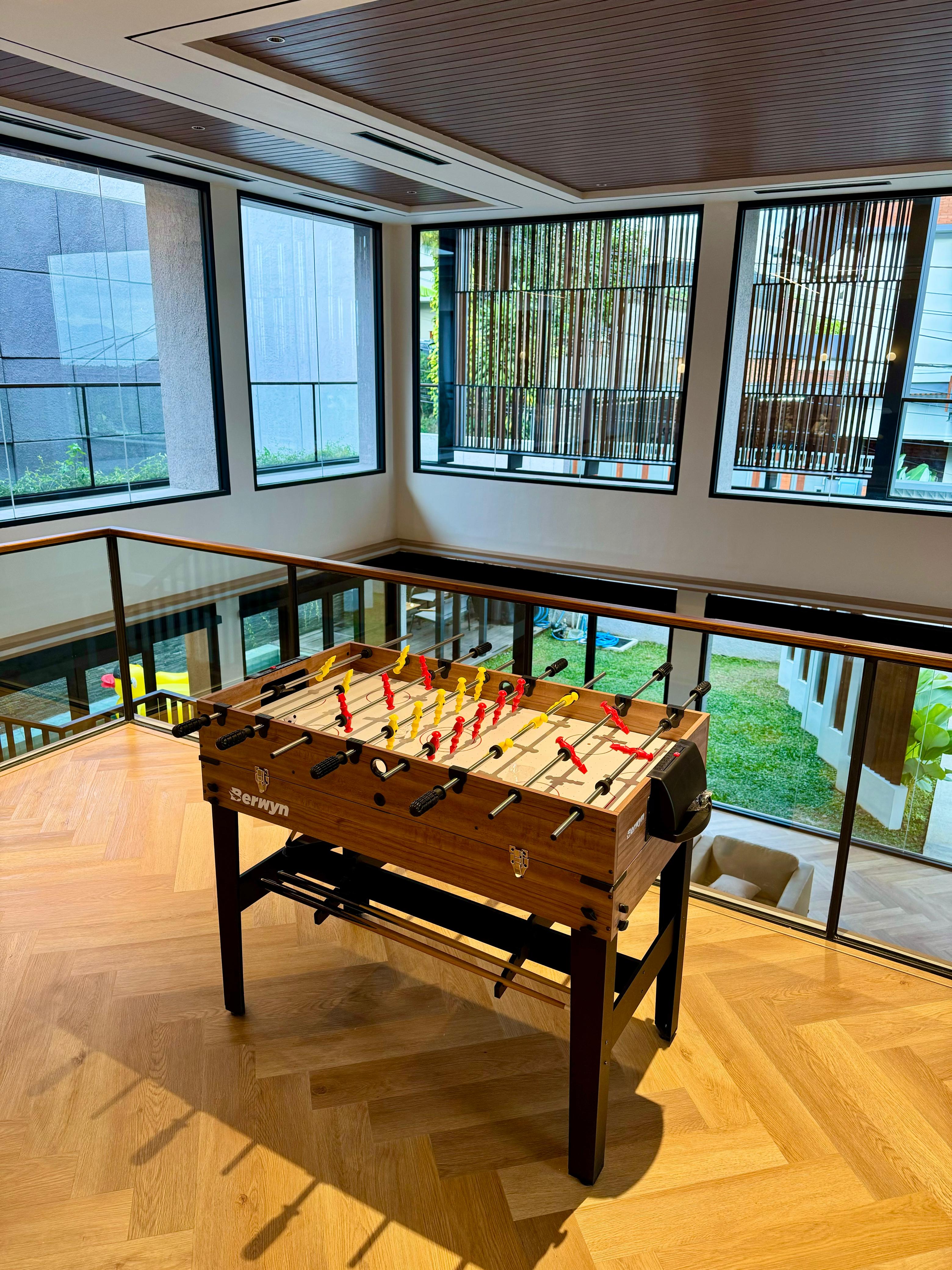 Villa Le Arumanis — Herringbone floor detail